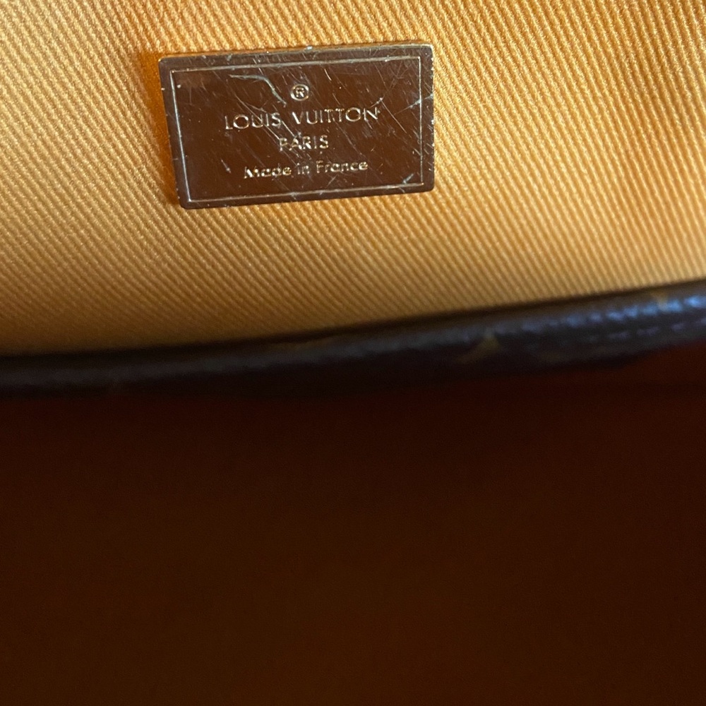 Louis Vuitton Patent Vernis Alma BB Cream and Brown Satchel - Picture 10 of 10